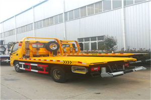 嘉陵区附近拖车救援搭电