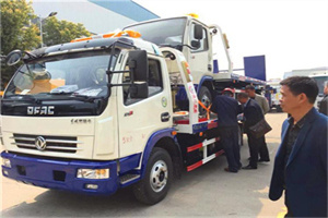 嘉陵区汽车道路救援拖车价格
